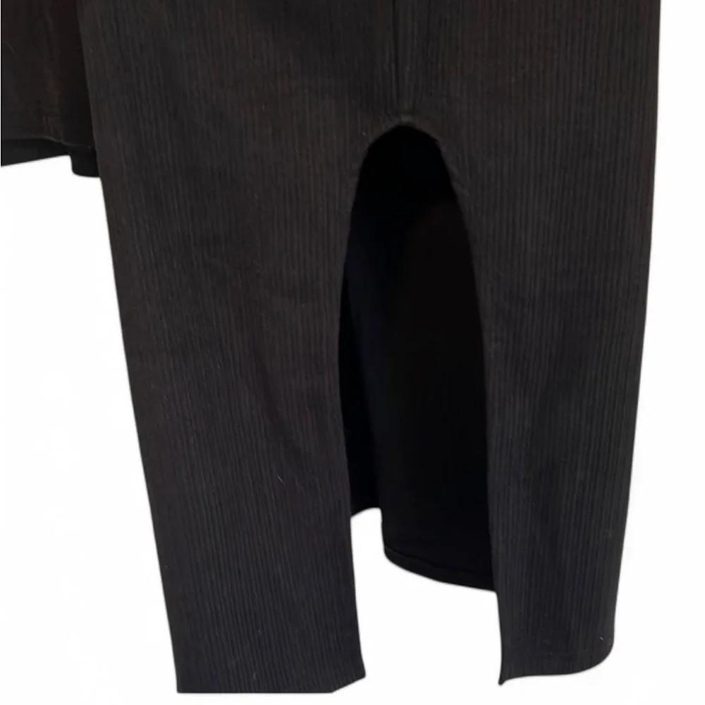 Two Piece Long Sleeve Crop Top and Skirt Set - Picture 5 of 6